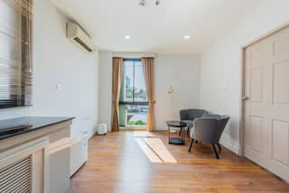 มุมพักผ่อน One Bedroom Suite - Zayn Hotel บางนา